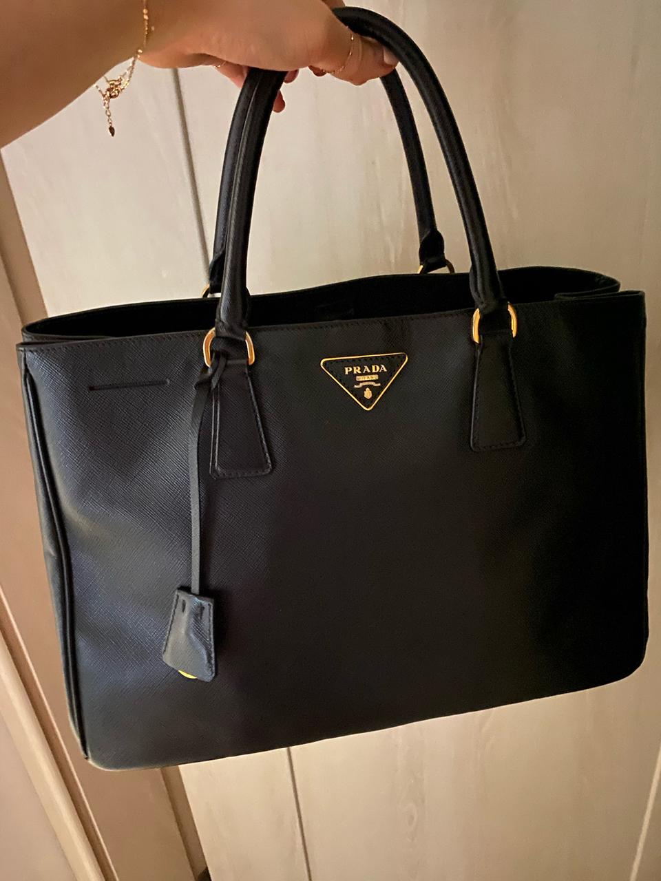 정품)프라다 사피아노 가방 싸게 팝니다