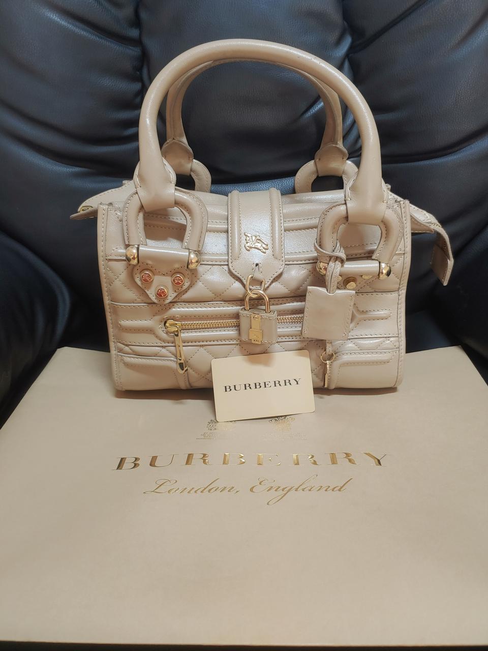 정품 버버리 퀄팅가죽 Manor 스몰 토트백