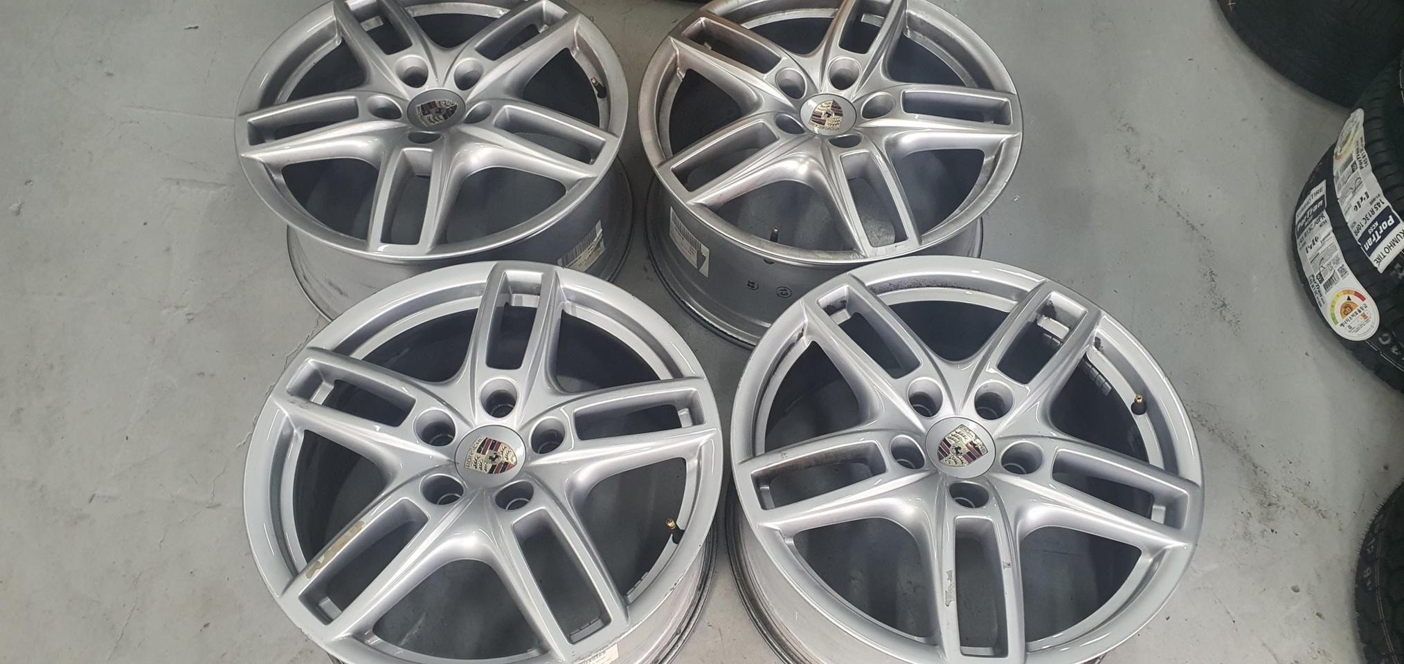 포르쉐 카이엔 터보 순정19인치 중고휠 팝니다