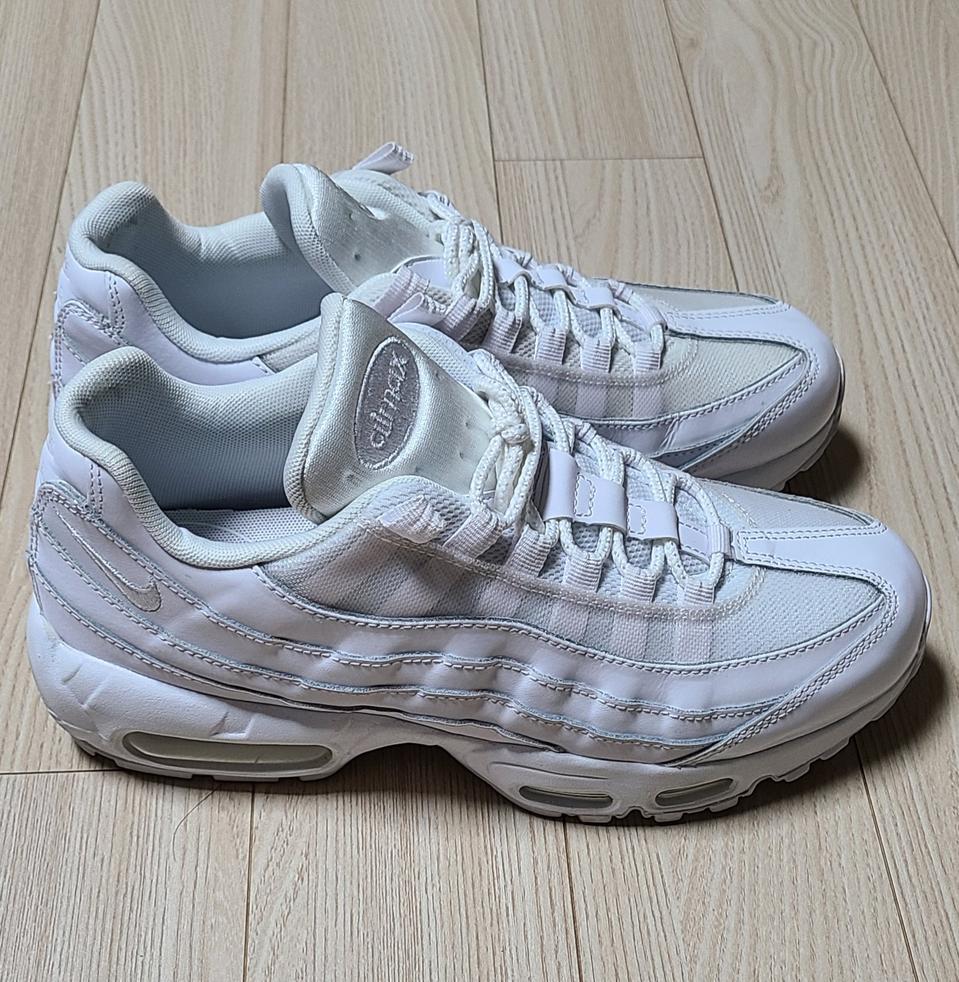 맥스95 올화이트 260  신품급