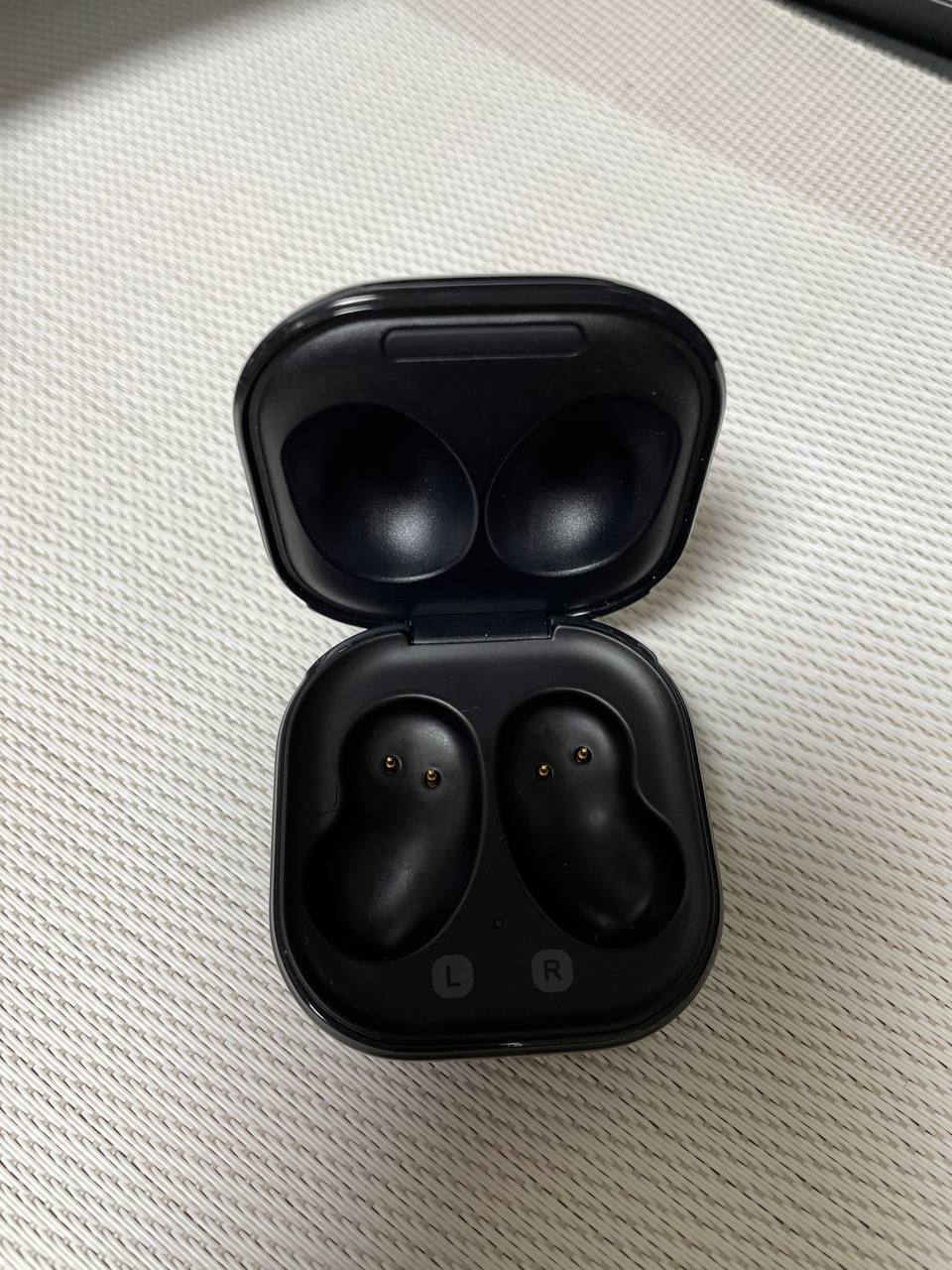 삼성 버즈라이브 충전기