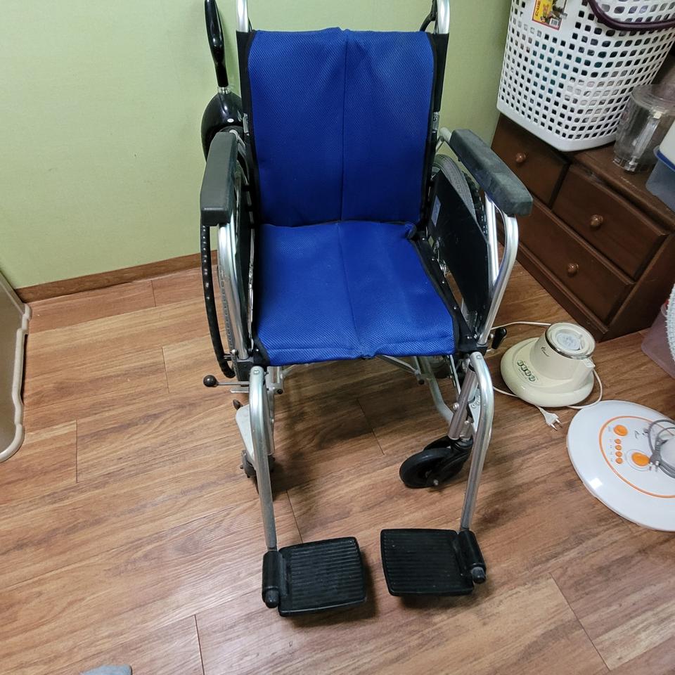 접이식 휠체어