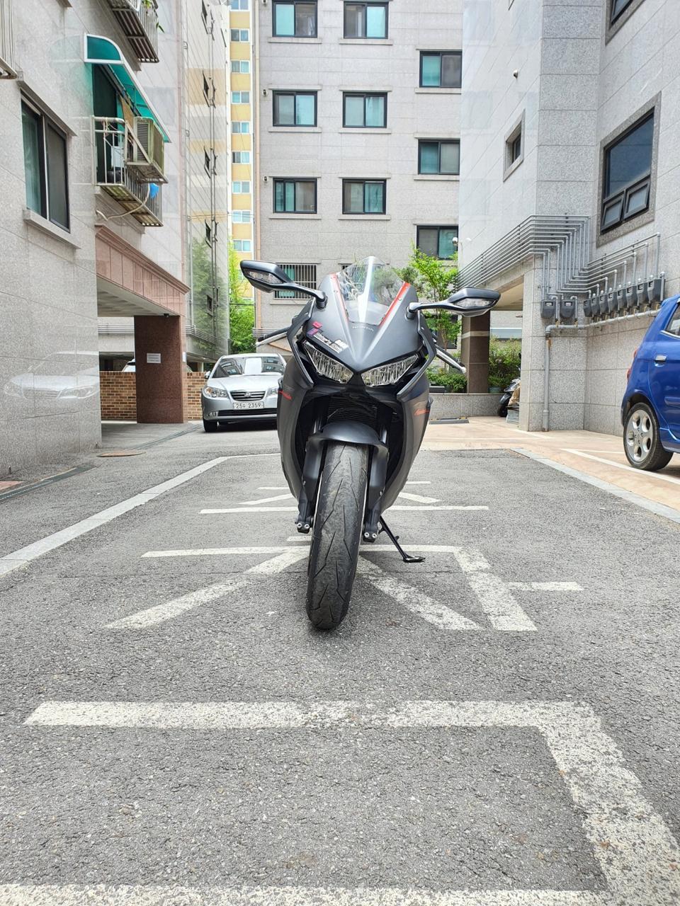 2017  cbr1000rr 판매합니다