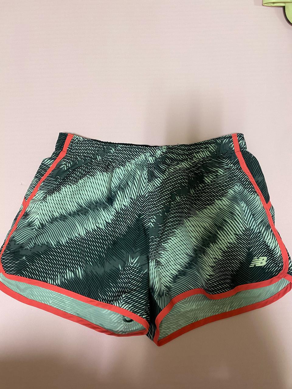 여성 뉴발란스 반바지