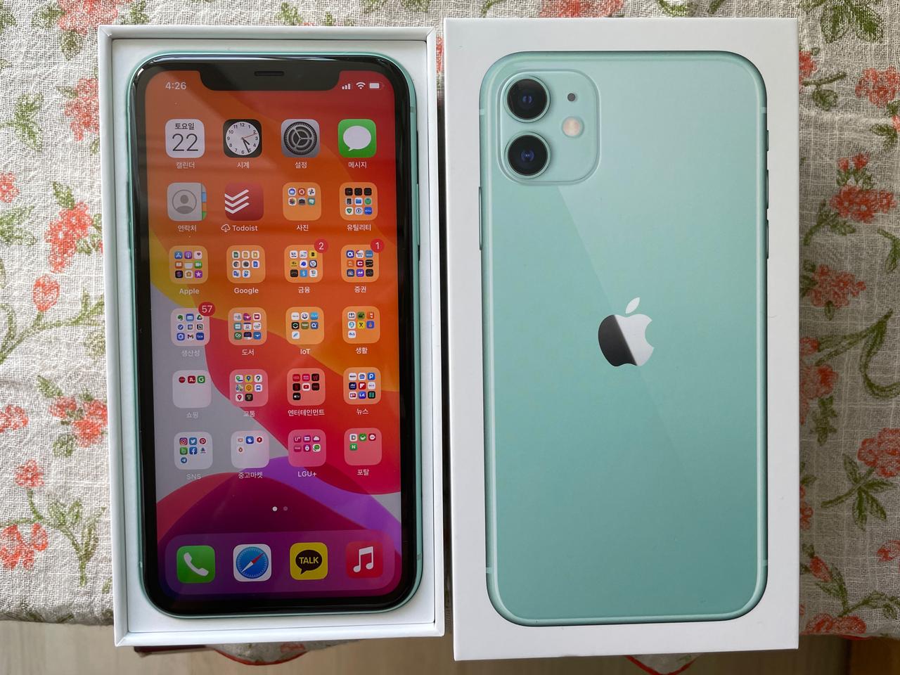아이폰 11 64g 민트 A급. (애플케어+)
