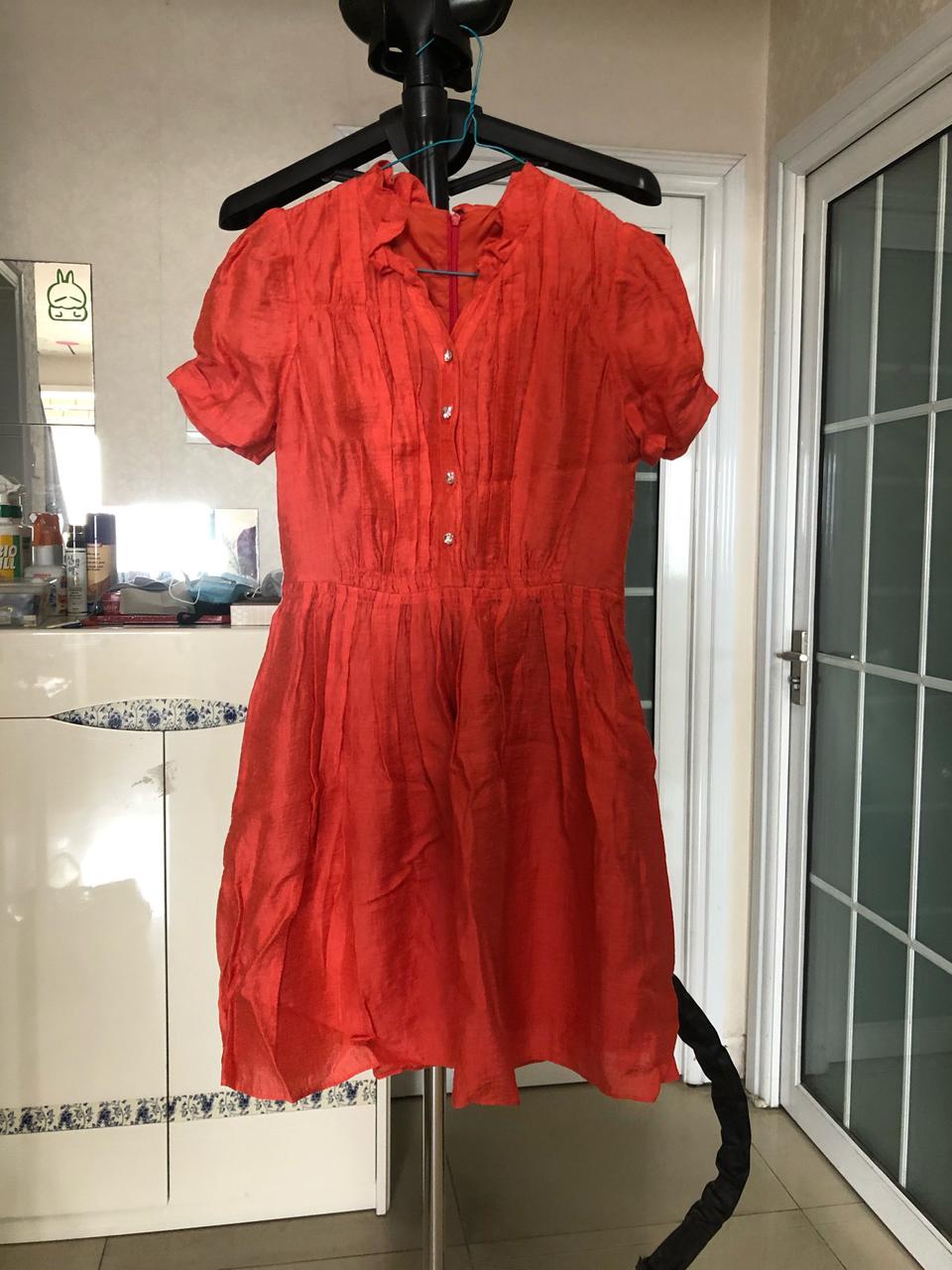 [새것]러블리 퍼프소매 큐빅단추 원피스55