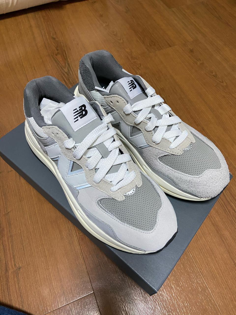 뉴발란스 5740 그레이 새상품 급처