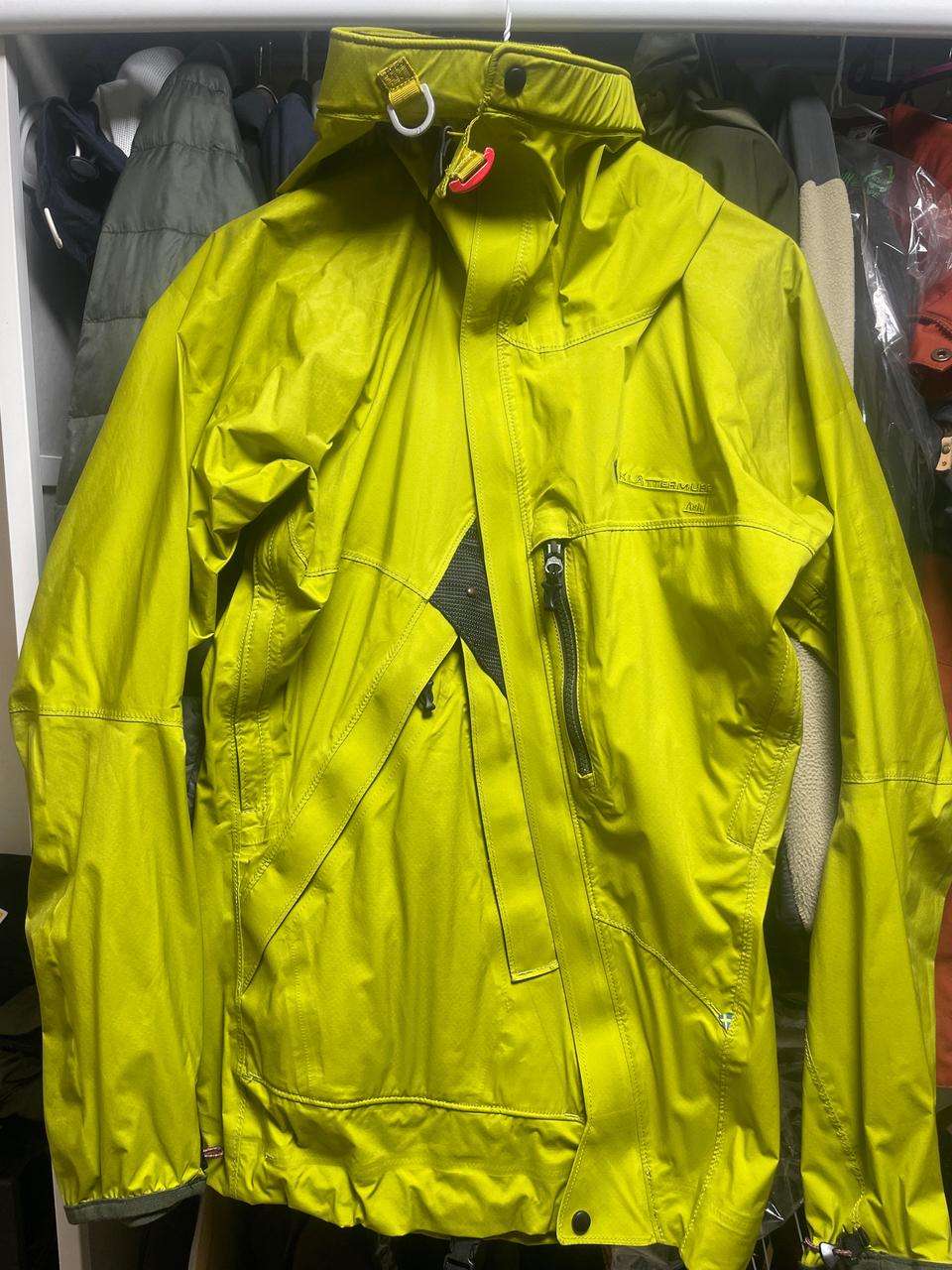 클라터뮤젠 에스크