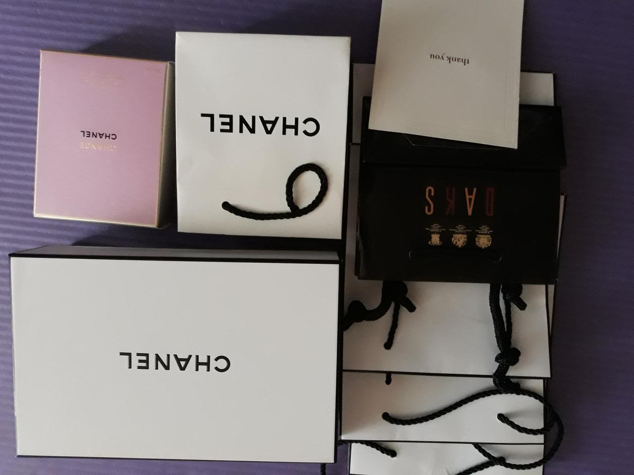 샤넬쇼퍼백 상자 향수케이스