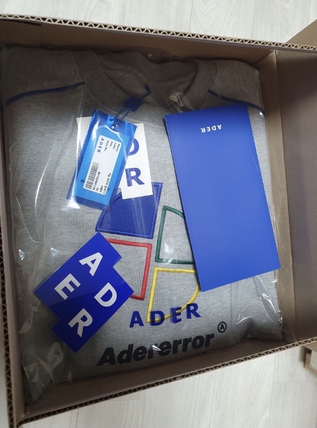 아더에러 슬라이스 오리진 맨투맨.(그레이)