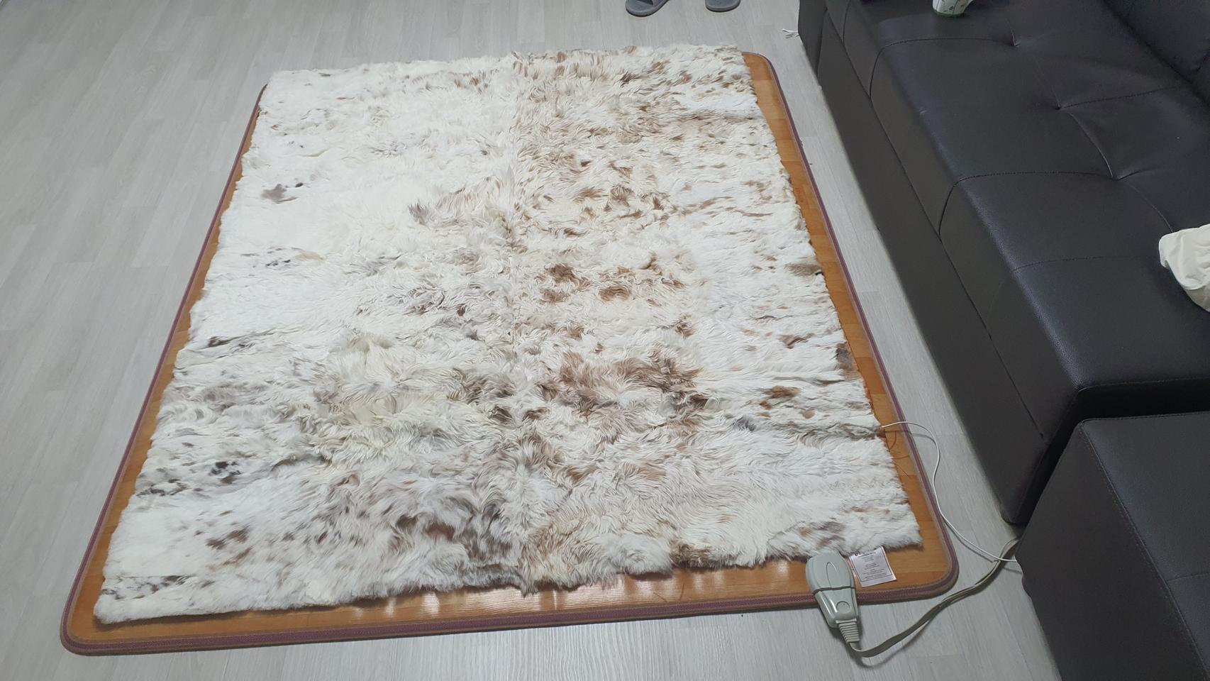 호주산 100프로 천연 오리지널 알파카 토퍼 카페트 팝니다 가격절충가능