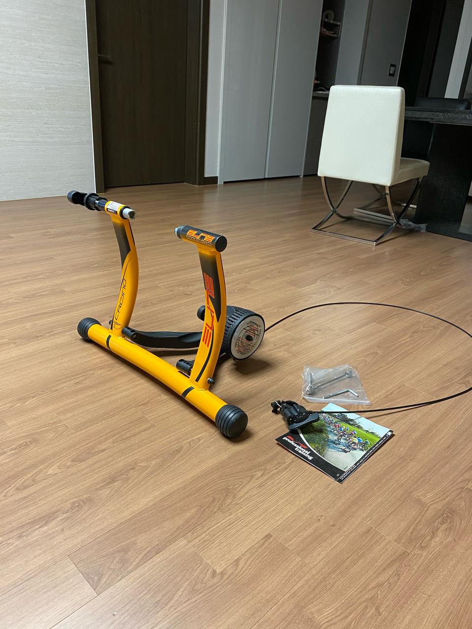 엘리트 로드 싸이클 실내용 롤러