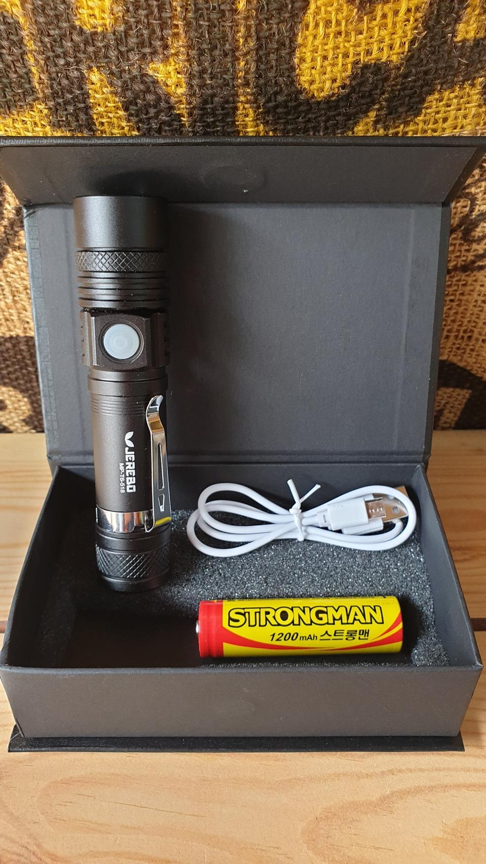 자전거 전조등. 800루멘