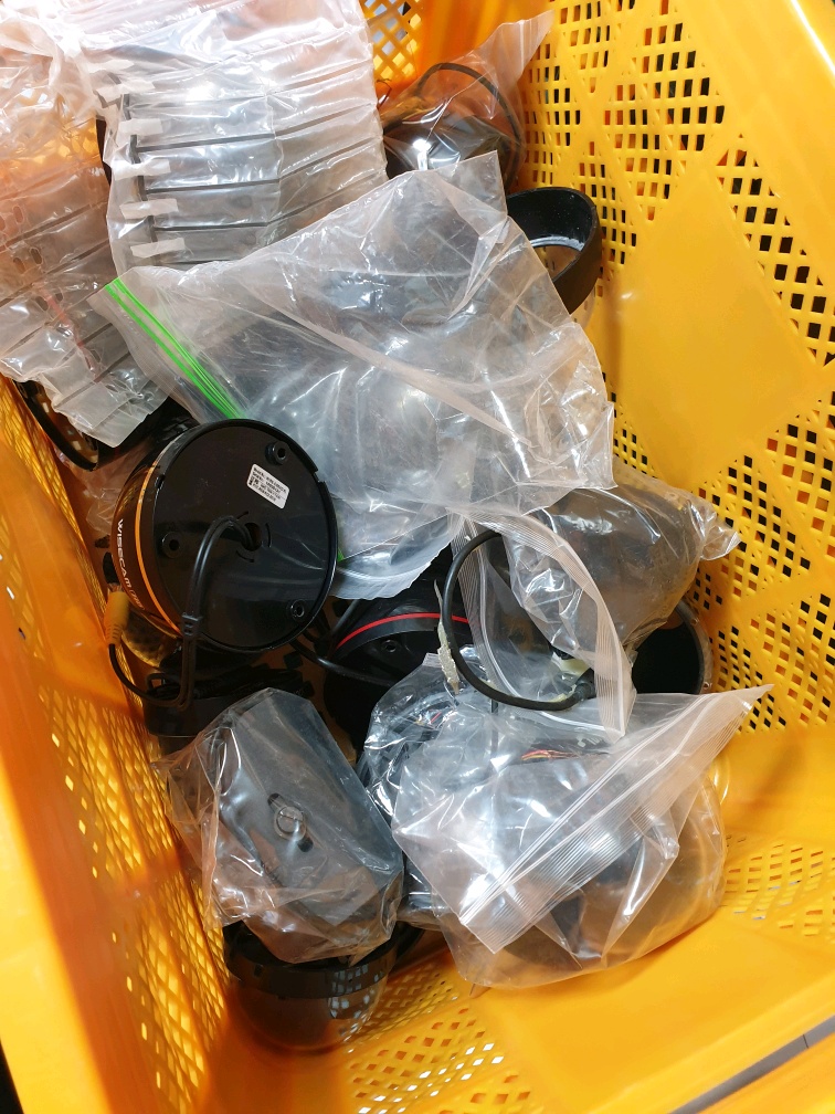 52만 카메라 판매합니다. 가격은 개당 5000원입니다.