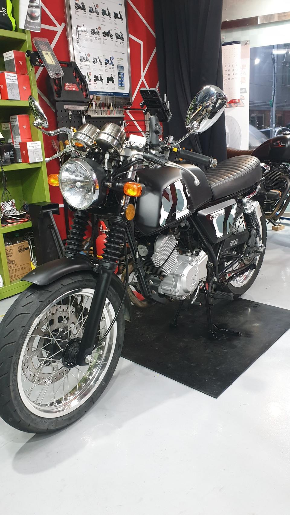 이탈젲 그리폰125cc