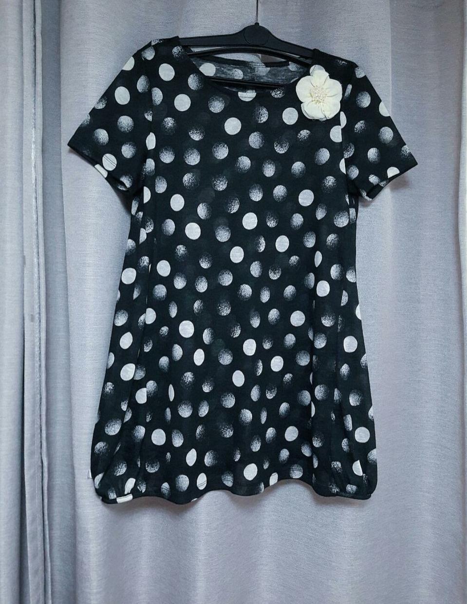 새상품 도트 꽃티셔츠 66