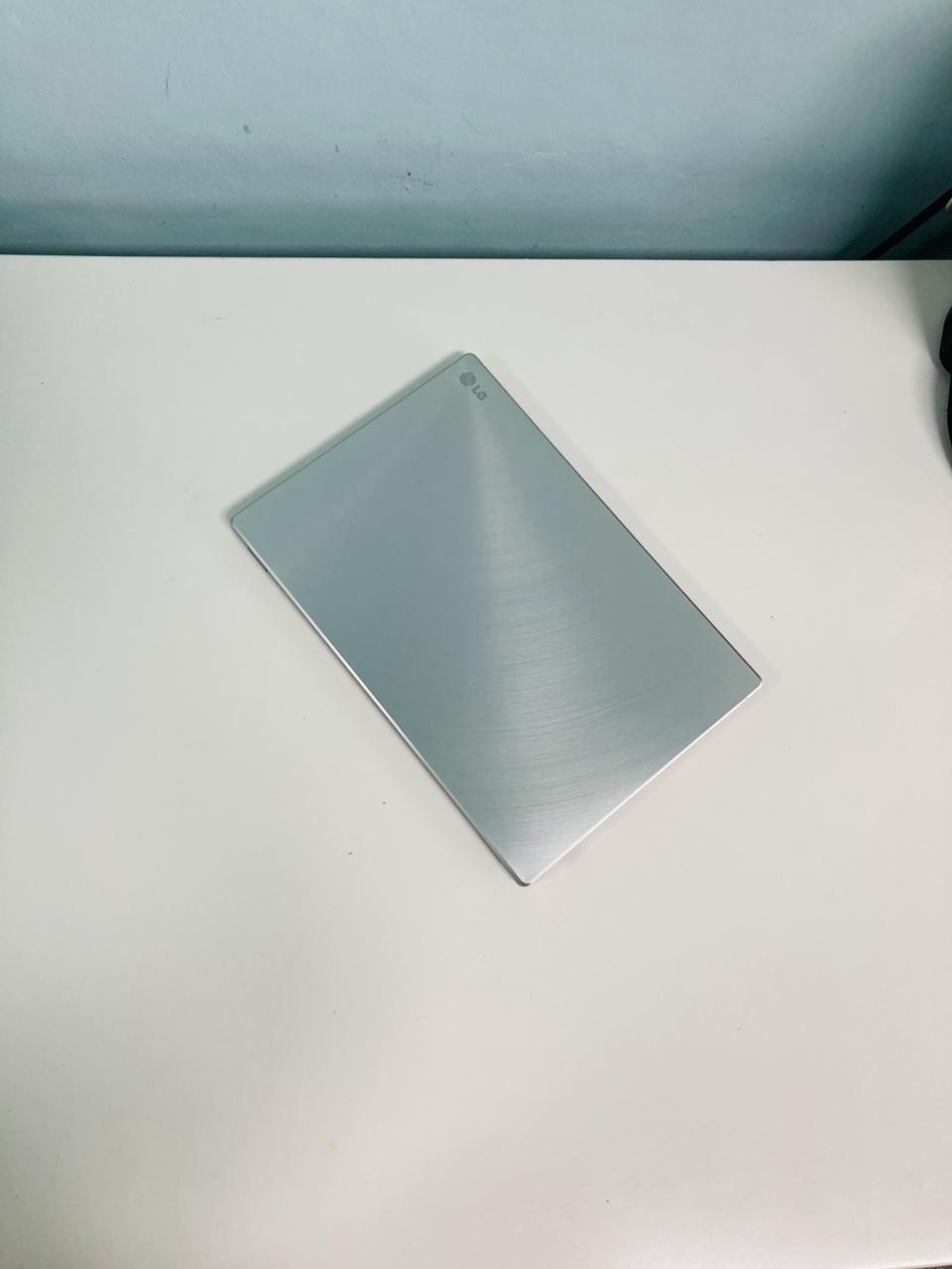 [업무/인강/주식용 !!] LG 슬림형 울트라북 (사양 필독) 팔아보아요