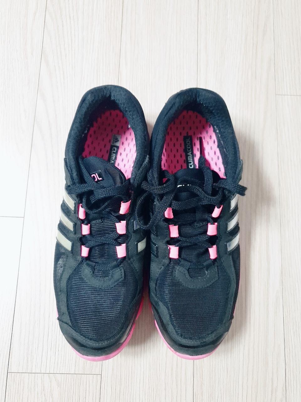 아디다스 기능성 런닝화