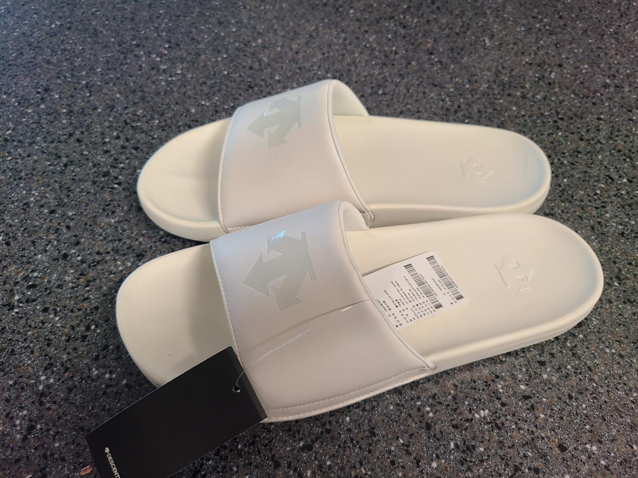 데상트 슬리퍼 싸게팜