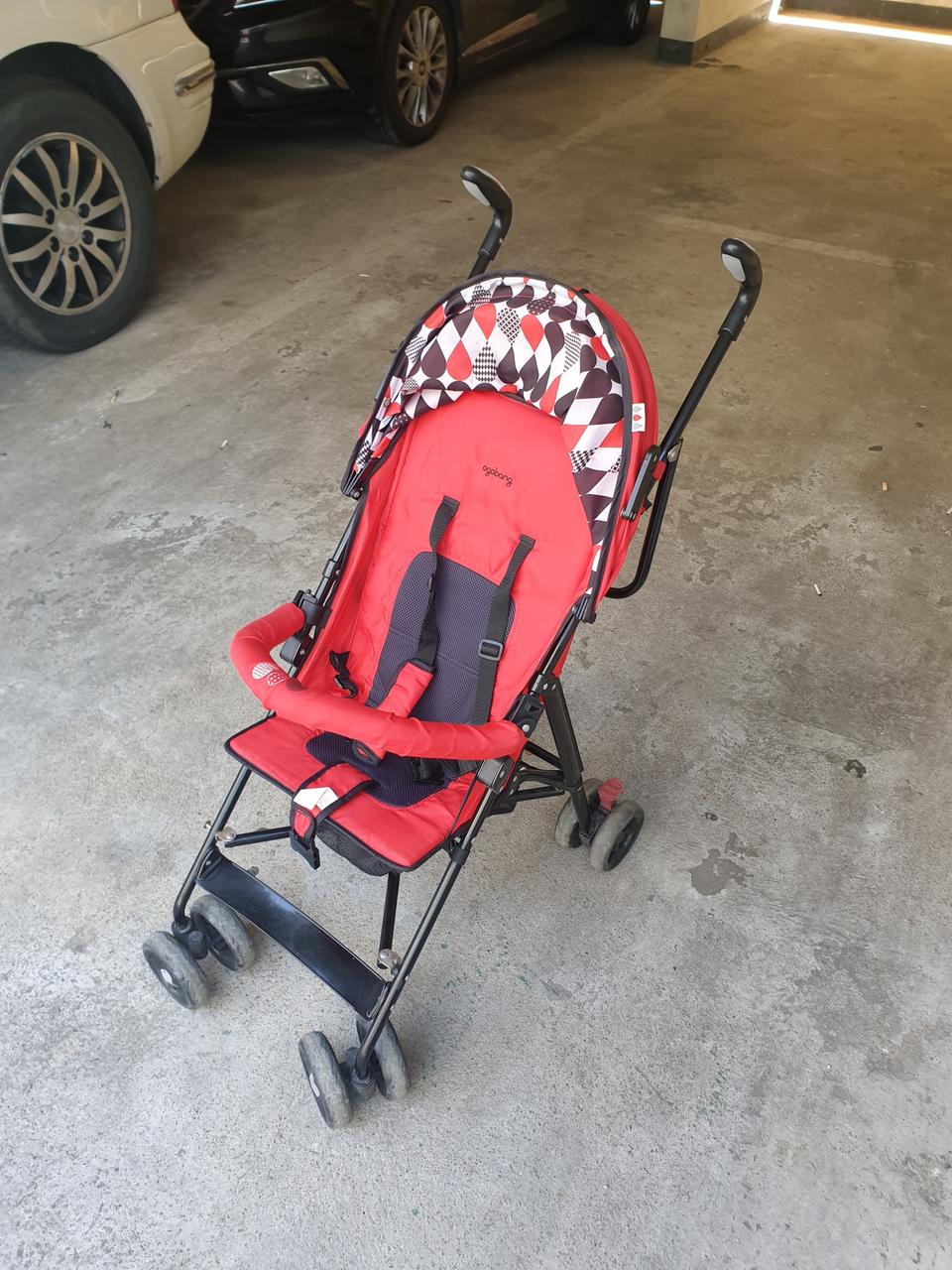 가볍고 휴대성 좋은 아가방 유모차 판매합니다.