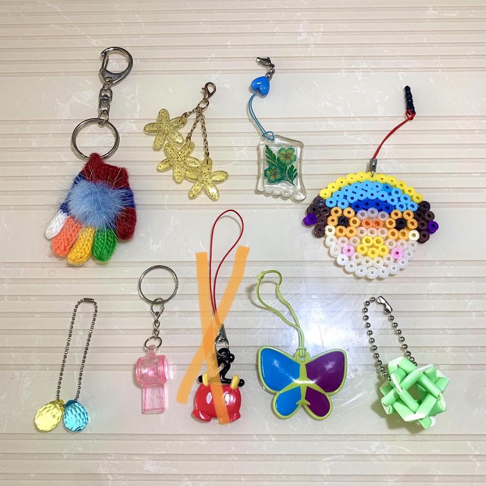 [500원]디즈니 장갑 호루라기 핸드폰고리인형 열쇠고리 키링