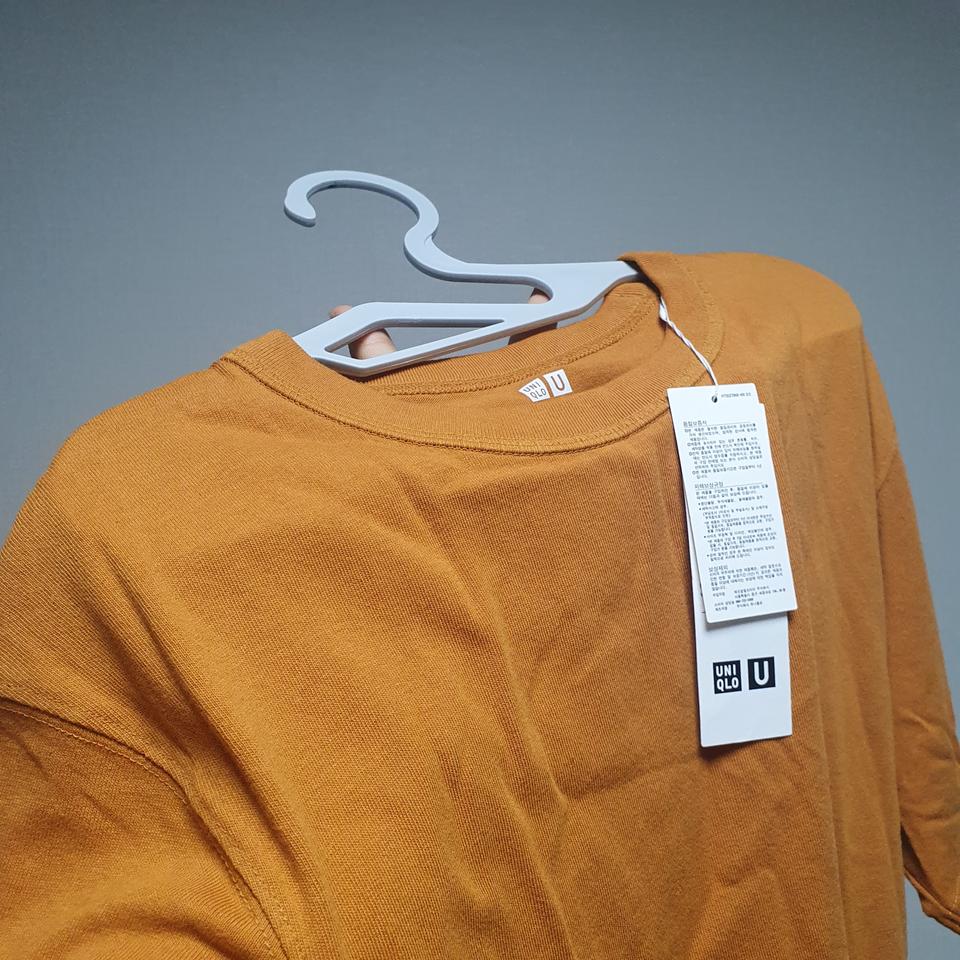 새상품 유니클로 U 반팔 티셔츠 (무지티)