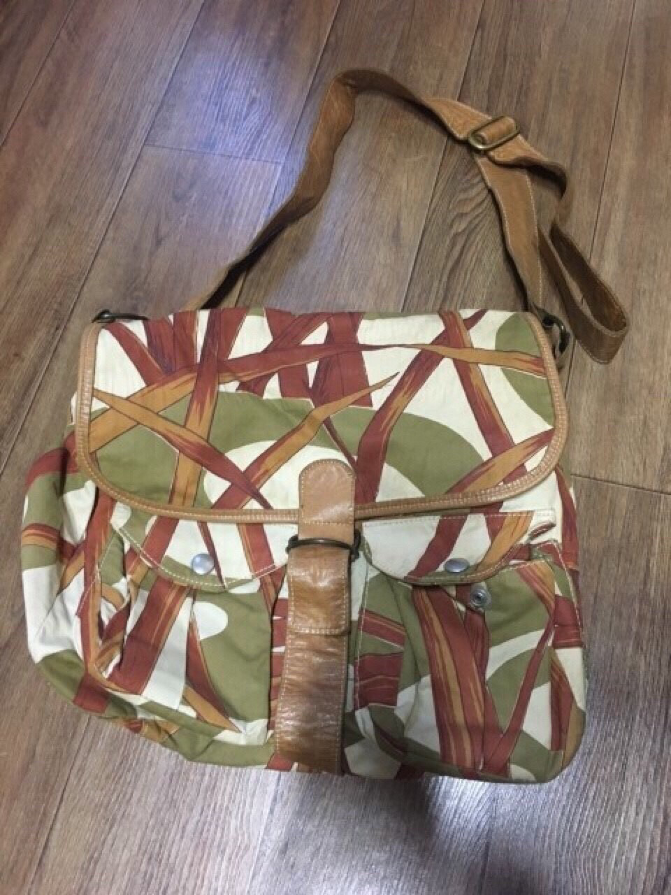 영국브랜드 엘리 키시모토 eley kishimoto 패턴 크로스숄더백