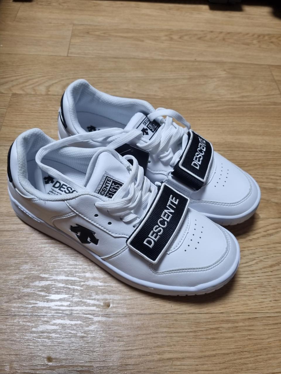 데상트 운동화(260)