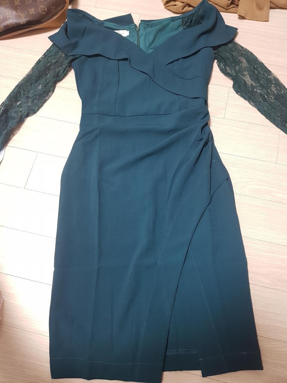 오프숄더 레이스 원피스 새옷