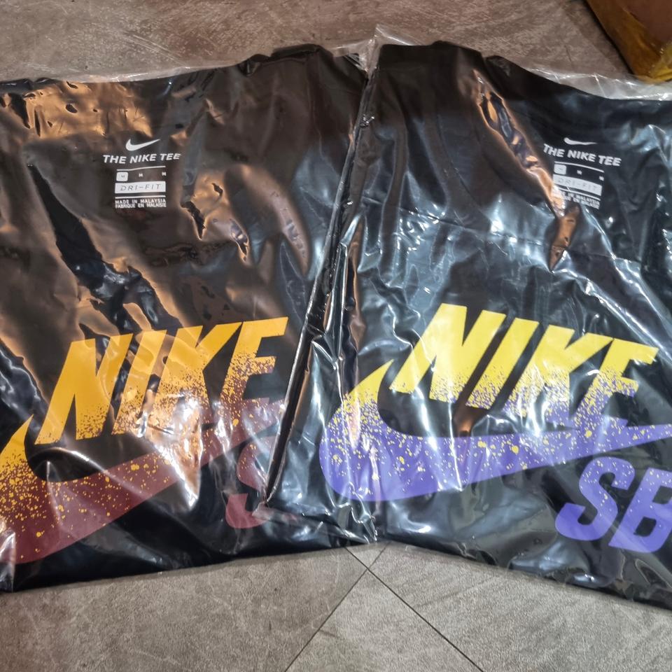 정품,새상품)나이키 SB 반팔티