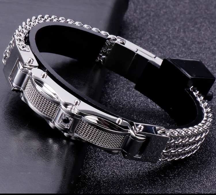 남자 스틸 명품 팔찌 (편집샵 제품)