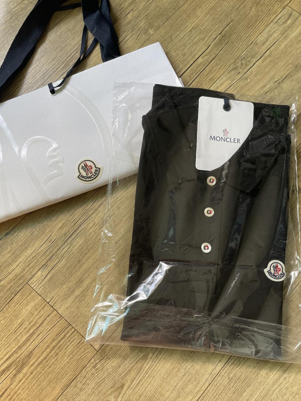 정품 몽클레어 남성 로고 PK 반팔 카라 티셔츠 