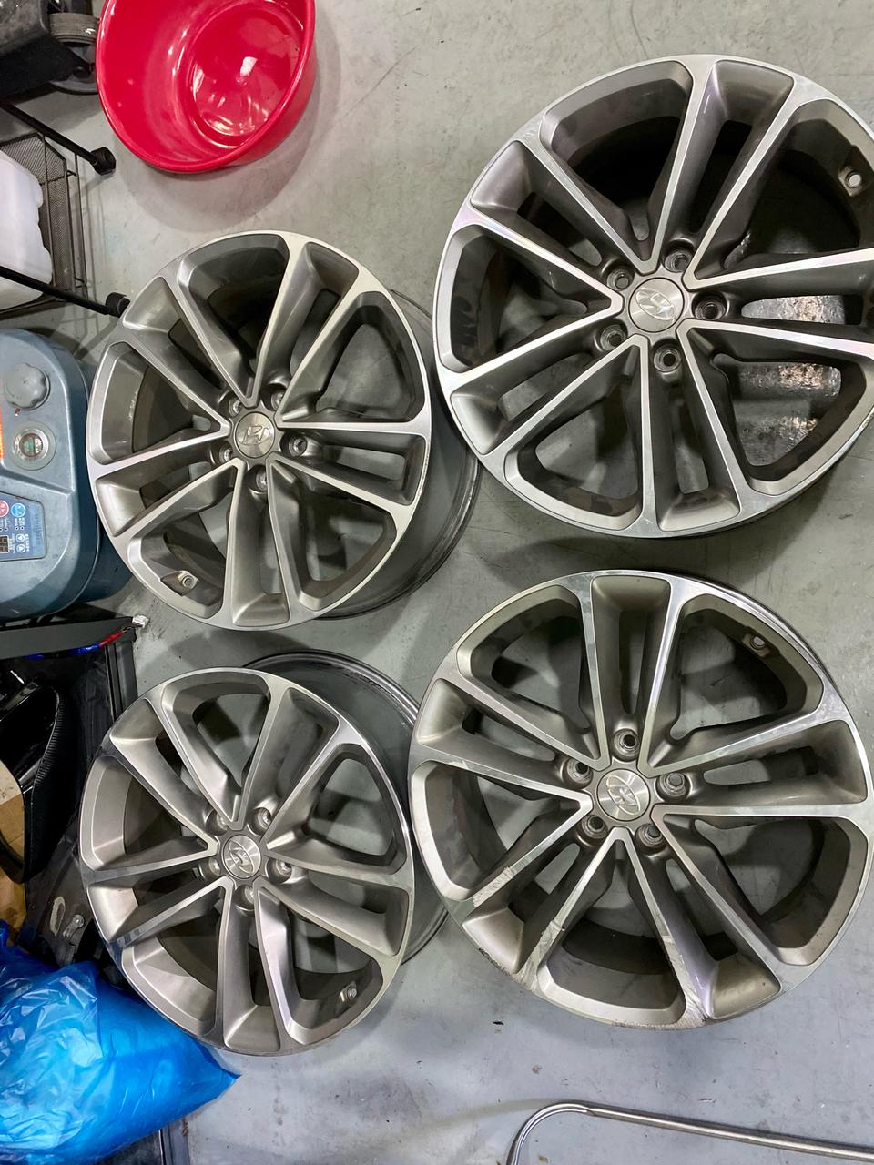 싼타페 프라임 19인치 휠