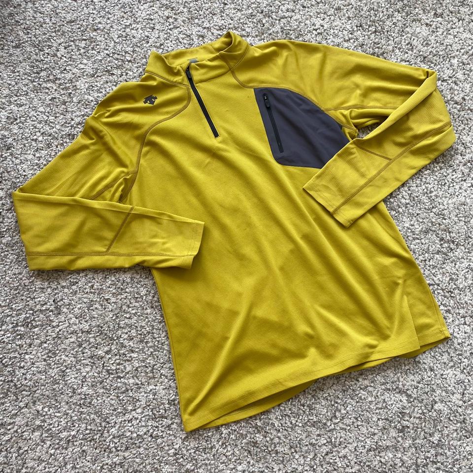 데상트 등산용 긴팔 티셔츠 100