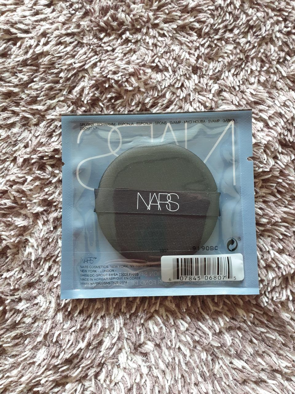NARS 나스 아쿠아 쿠션 퍼프