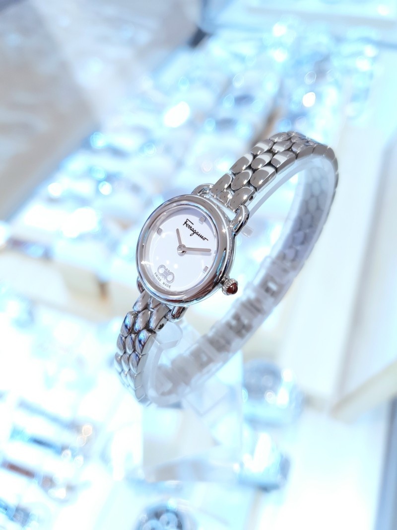 페라가모(FERRAGAMO), VARINA 여성용 실버 메탈밴드 시계