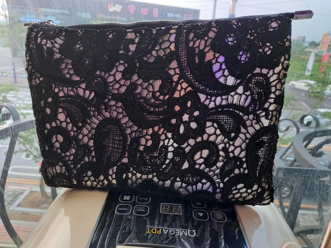 가방 클러치   검은색바나바나  새것 클러치 GGPX