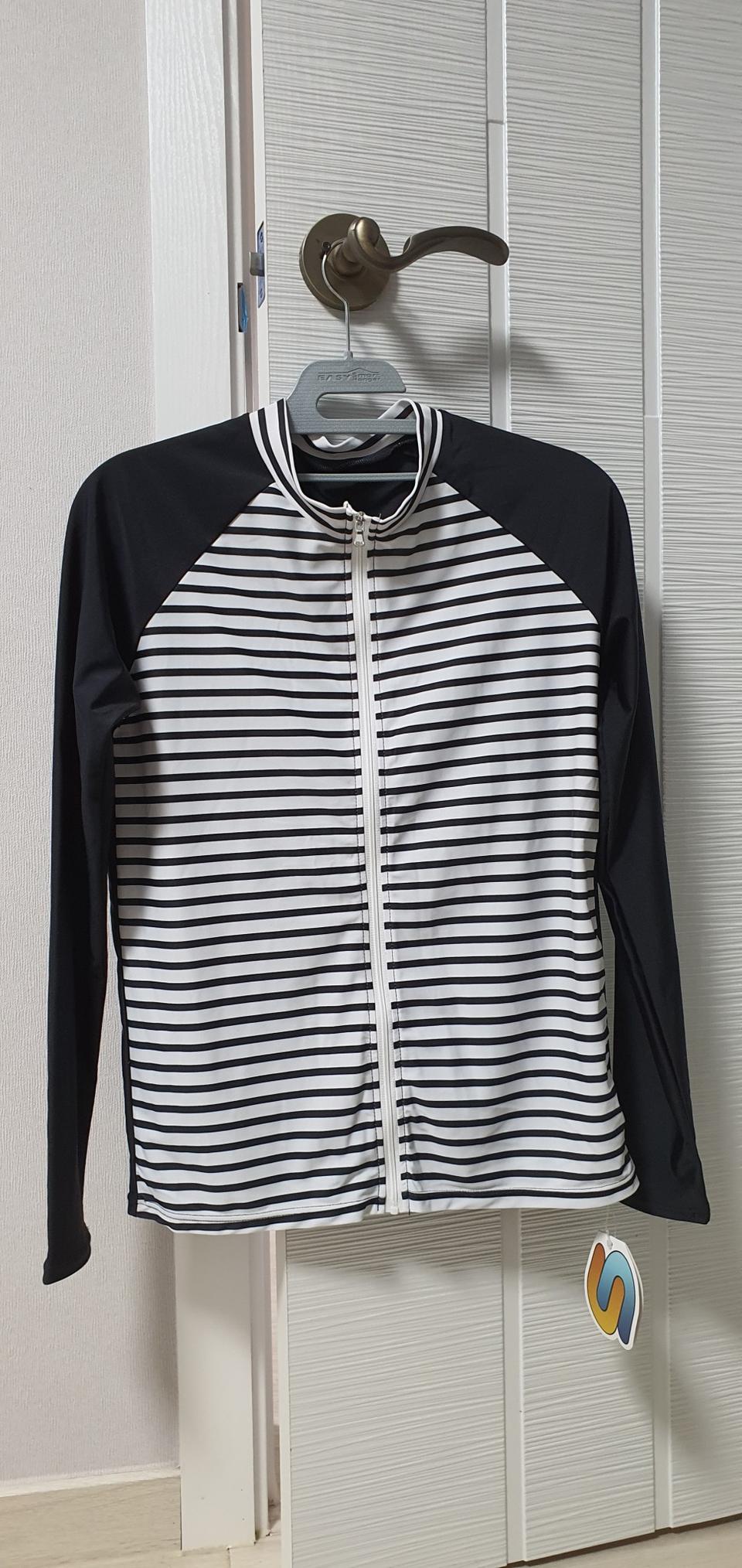 여성 레쉬가드 팔아요.