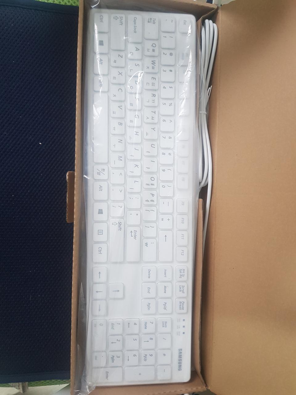 삼성전자 USB 유선 키보드 미사용 새제품 키스킨포함