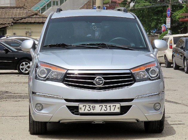 쌍용 코란도 투리스모 11인승 디젤 2.2 4WD TX