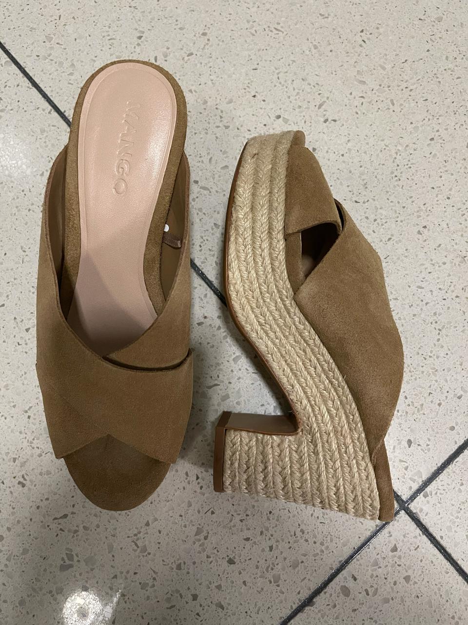 [MANGO]에스파드류 스웨이드 웨지 샌들 36사이즈 1회착용