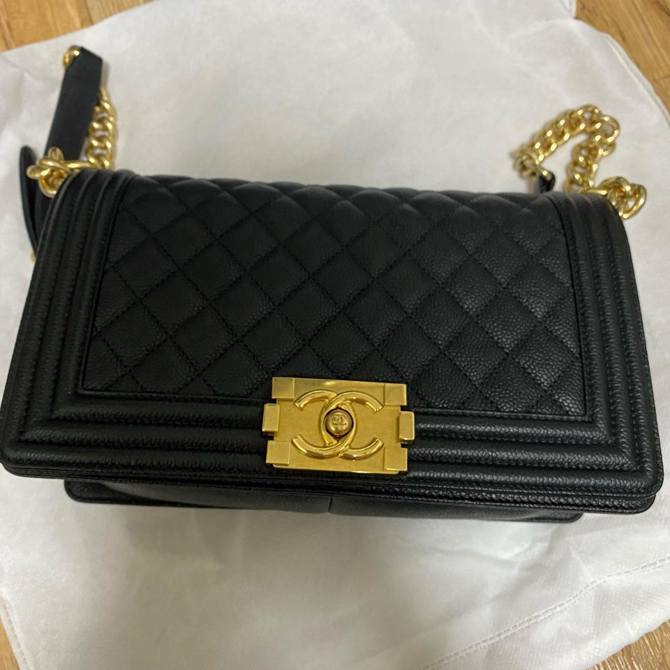 샤넬 보이백 금장 캐비어 정품