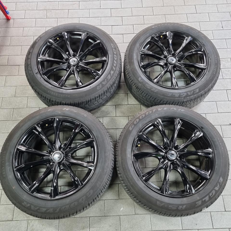 정품 아델라 중고 19인치 휠타이어 세트 팝니다