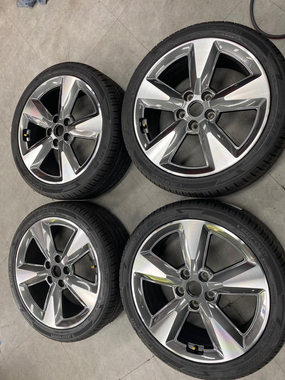 K3 쿠페 순정 18인치 임판휠 신품타이어 조합 팝니다