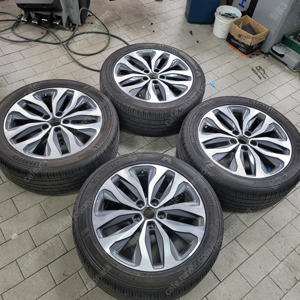 SM6 18인치 순정 중고휠타이어 팝니다