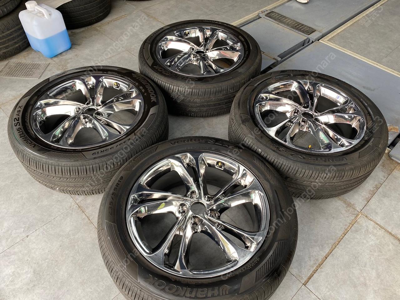 싼타페TM 인스퍼레이션 스퍼터링크롬 미사용휠 19인치팝니다