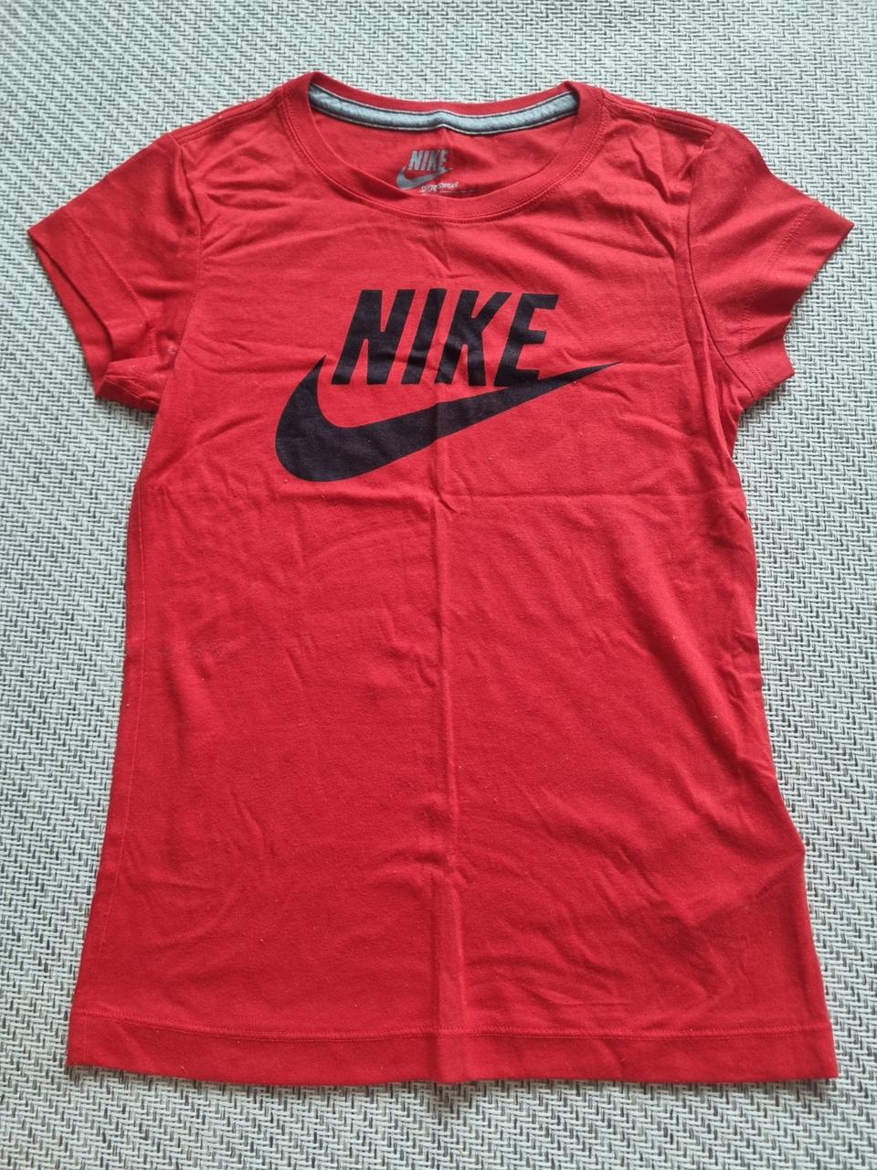 나이키 반팔티 S
