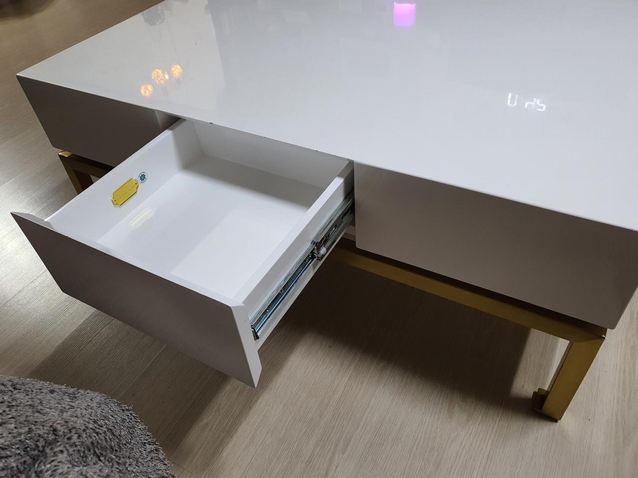 조나단 애들러 /소파 테이블