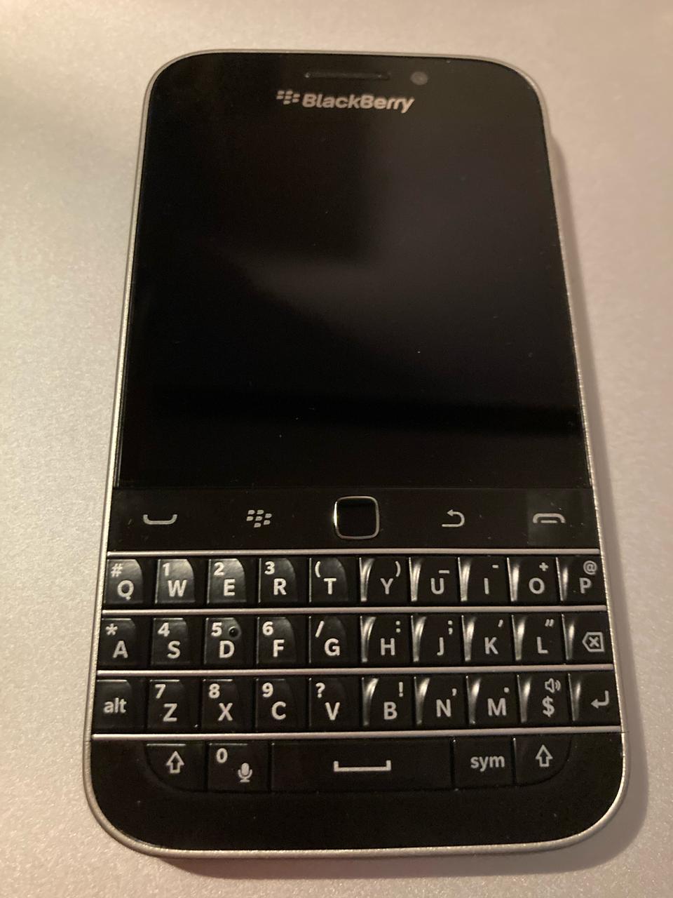 블랙베리 클래식 100-1 거의 새것