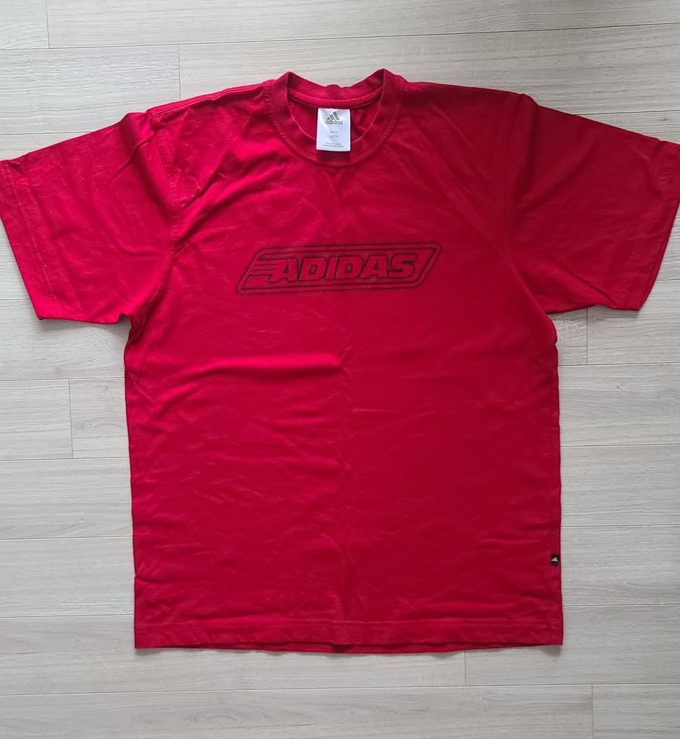 아디다스 반팔티 남자 S사이즈